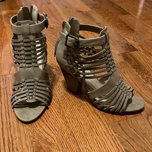 Shoedazzle Thandie dress sandals, taupe size 6.5, brand new & never worn